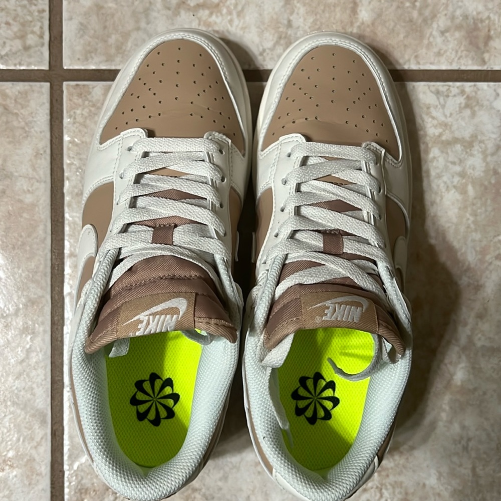 Women’s Nike dunks low hemp